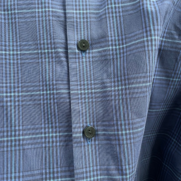 Kenneth Cole Reaction slim fit long sleeve, button down shirt  - Men's Large - Picture 8 of 11